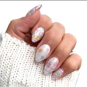 Color Street ~ Daisy Check *Perfect Spring Manicure* Nail Polish Strips